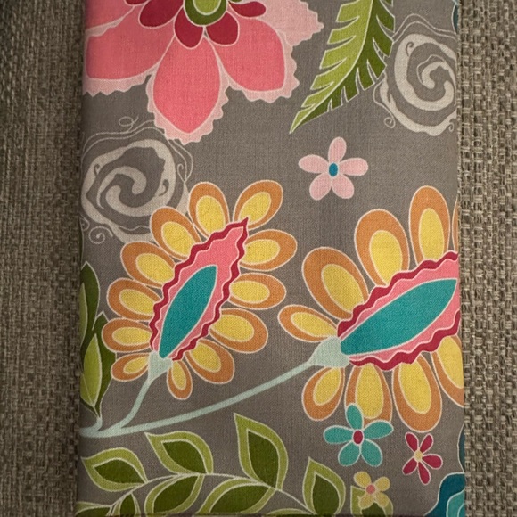 Floral Makeup Bag Filled with Face Masks & Makeup Mascara - Picture 10 of 11